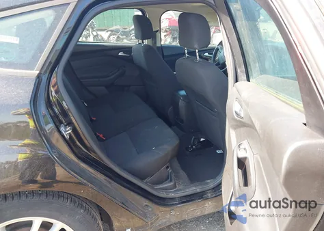 2015 Ford Focus Se z USA, uszkodzony, nr VIN 1FADP3K2XFL277491